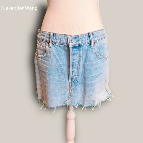 NWT Denim X Alexander Wang ‘Bleach Denim Mini Skirt with Frayed Hem’ Size 29 - Picture 4 of 14